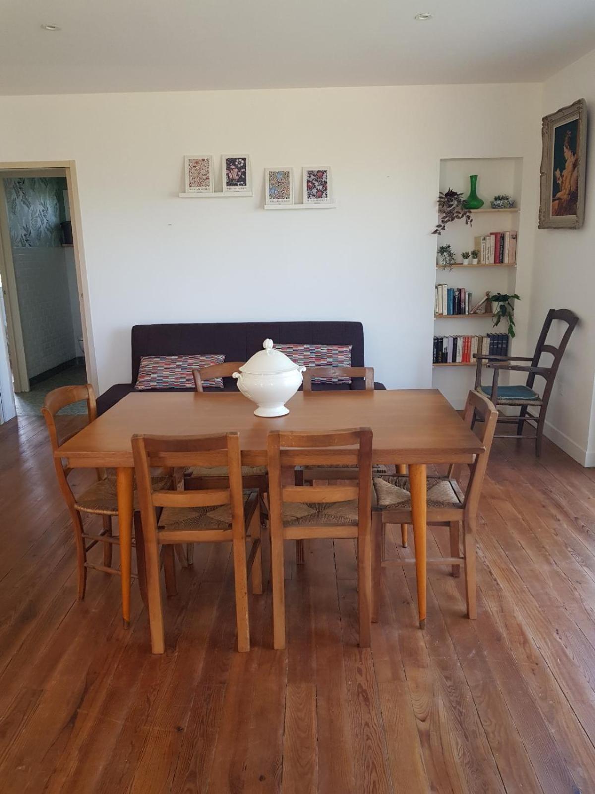 Gite Chez Mamie - 7 Personnes A Sainte Livrade Sur Lot Luaran gambar